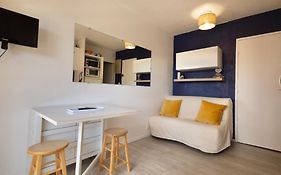 Studio Cabine Les Rives De La Faviere Piscine Et Tennis Les Pieds Dans L'Eau